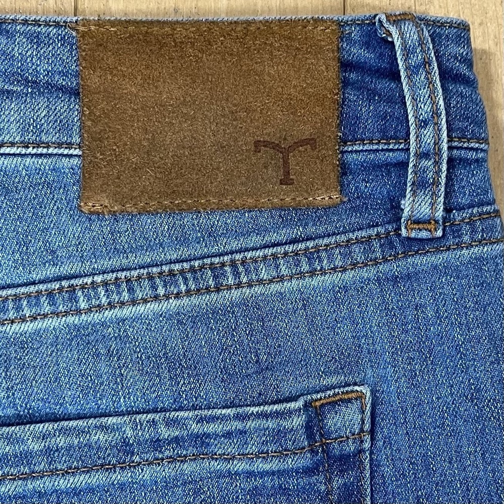 Tecovas Cutt-Off Jeans Shorts Womens 30 (Fits 32x5) Light Wash Stretch Denim - Picture 4 of 7
